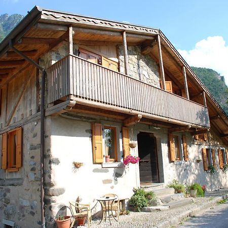 Agriturismo Casa Essenia Condino Kültér fotó